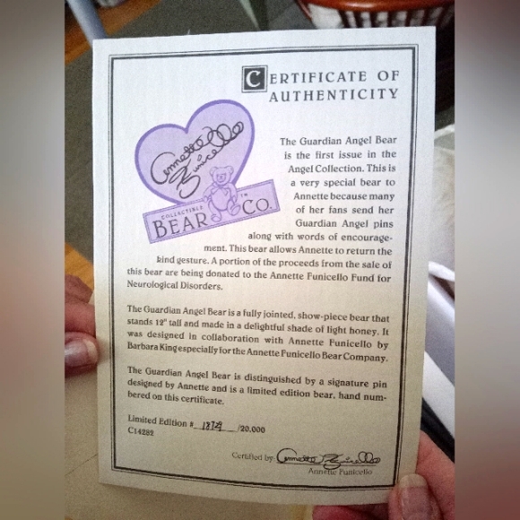 NWT: ANNETTE FUNICELLO - Guardian Angel Vintage Bear with Stand & Certificate - Picture 3 of 7